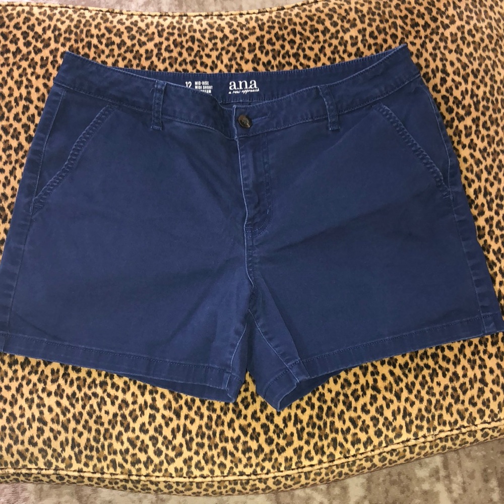 a.n.a Blue Mid-Rise Shorts Cotton Twill